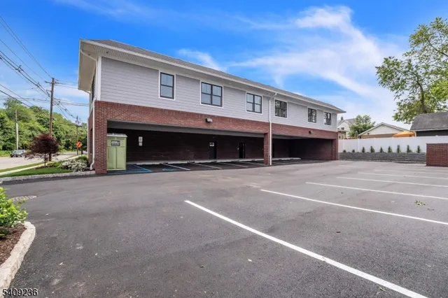 $2,450 | 74 East Passaic Avenue, Unit 3, Nutley, NJ 07110