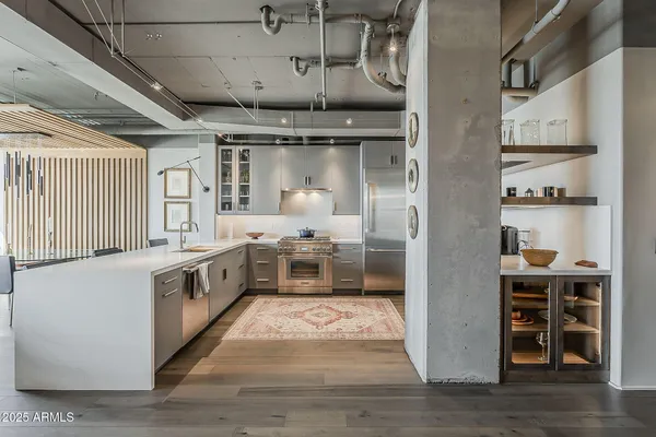 $1,499,000 | 2211 East Camelback Road, Unit 605, Phoenix, AZ 85016