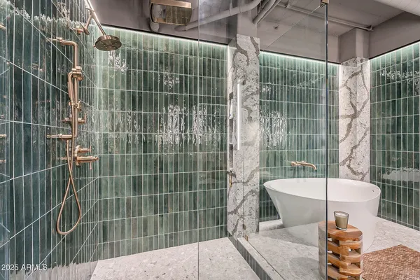 $1,499,000 | 2211 East Camelback Road, Unit 605, Phoenix, AZ 85016
