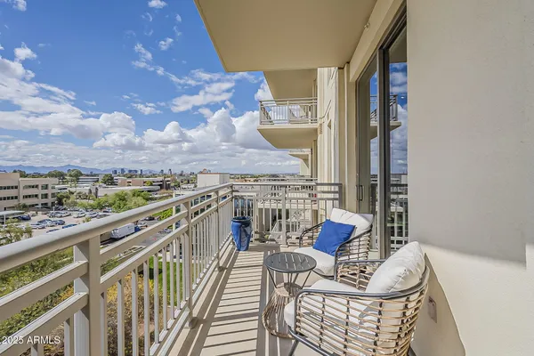 $1,499,000 | 2211 East Camelback Road, Unit 605, Phoenix, AZ 85016