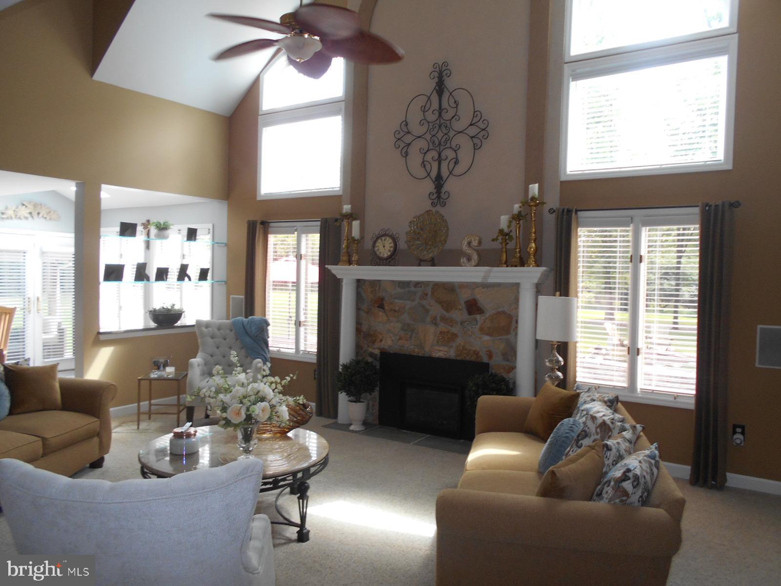 10 Royal Court Reading, PA 19607 - Photo 12 of 36 Family Room