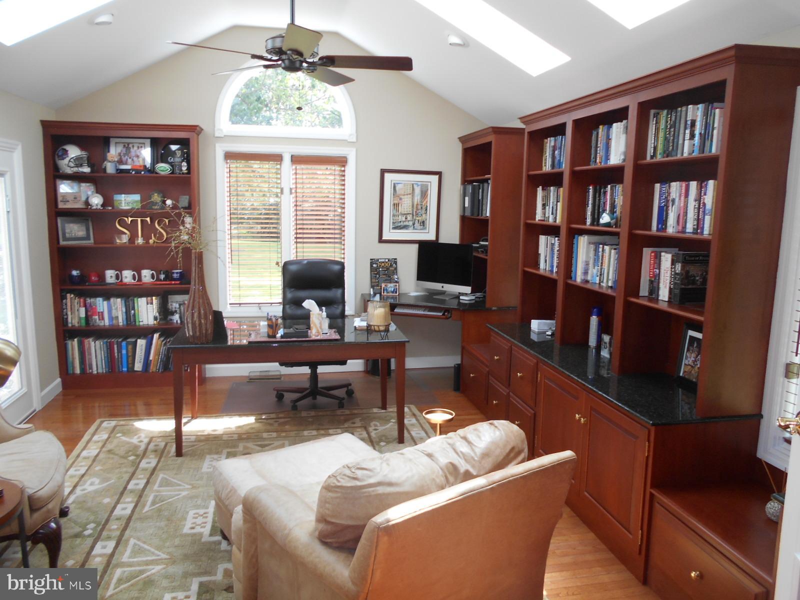 10 Royal Court Reading, PA 19607 - Photo 14 of 36 Office