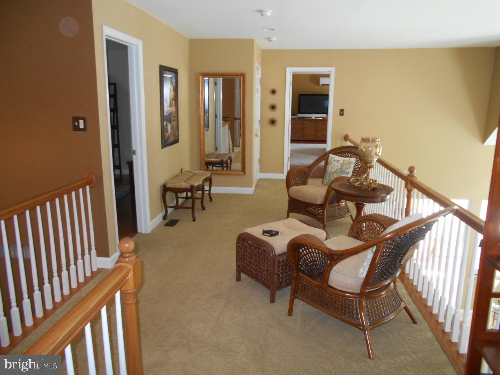10 Royal Court Reading, PA 19607 - Photo 29 of 36 Sitting Area