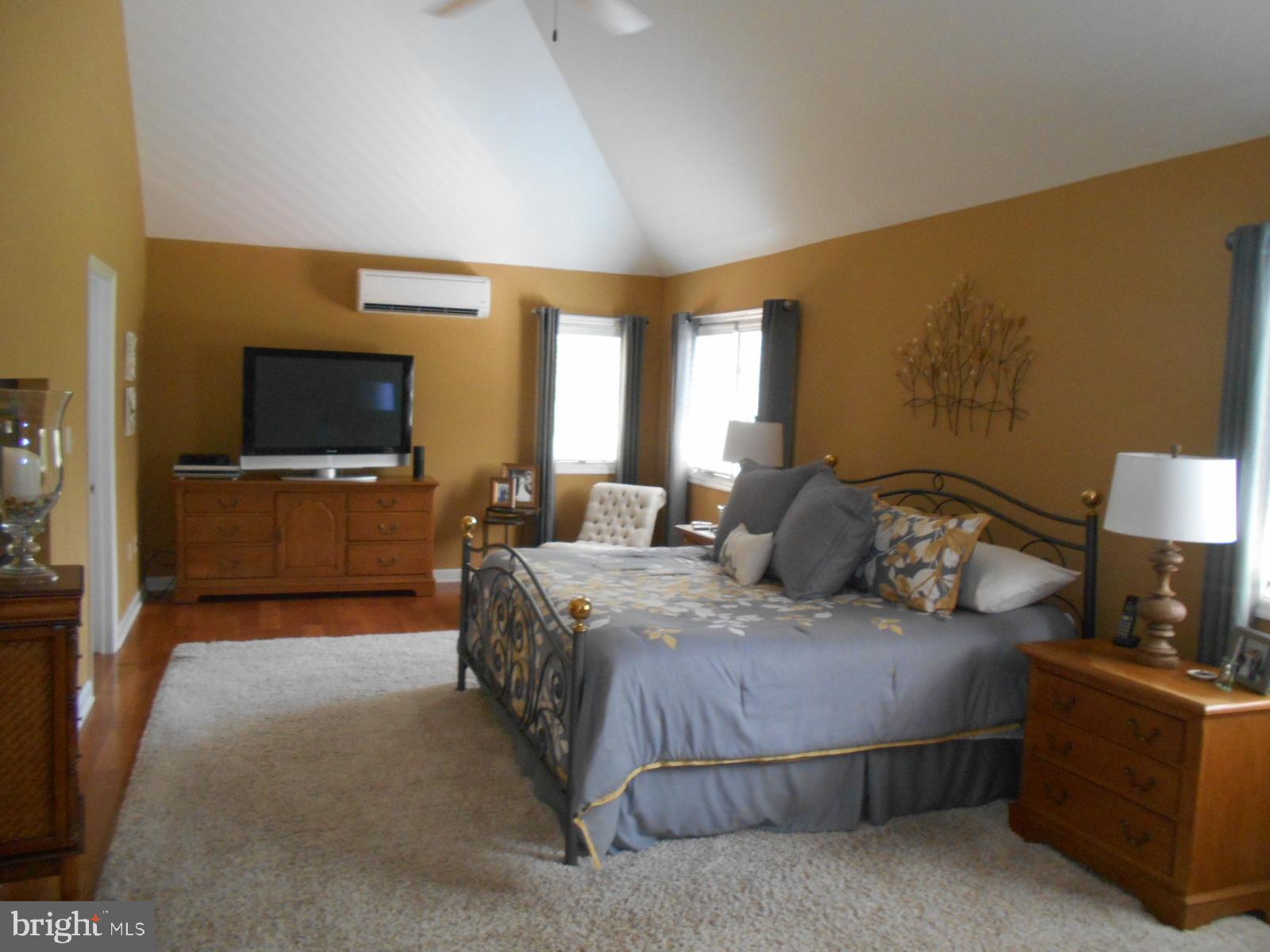 10 Royal Court Reading, PA 19607 - Photo 32 of 36 Master Bedroom