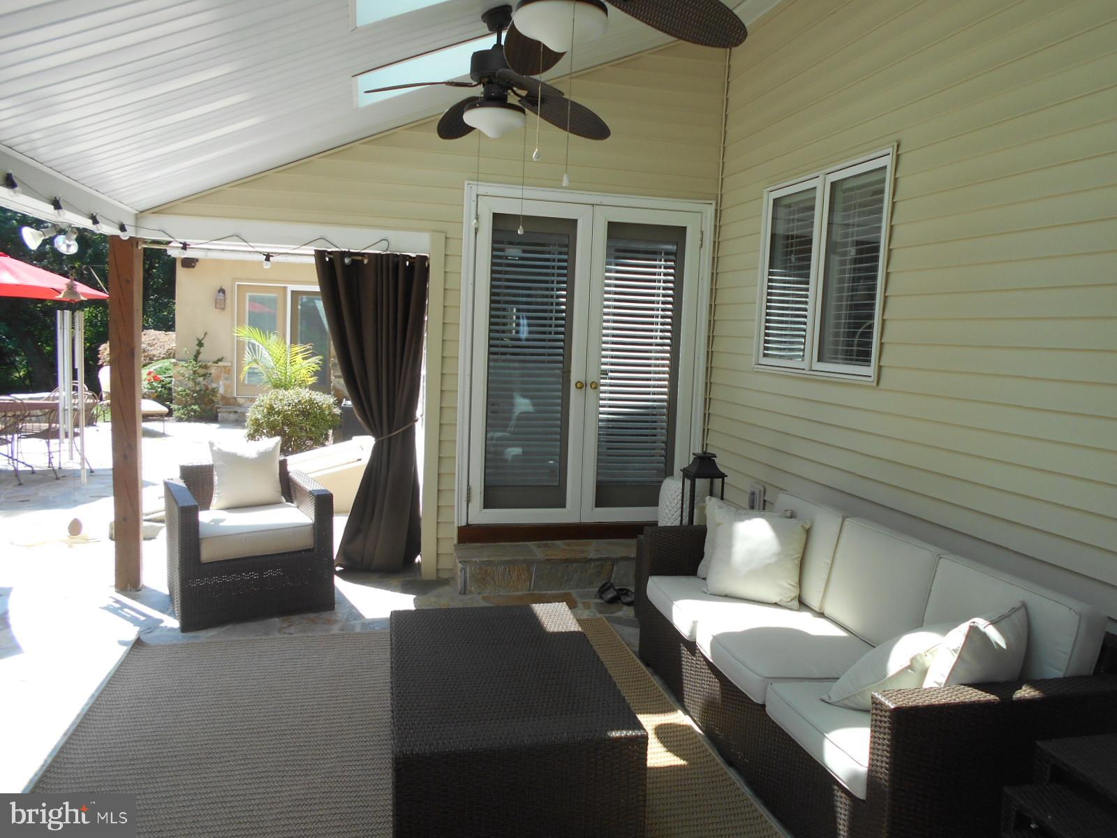 10 Royal Court Reading, PA 19607 - Photo 5 of 36 Covered Patio