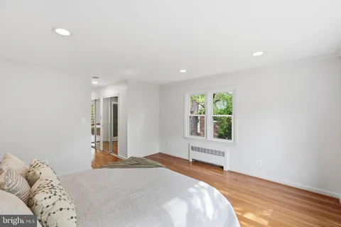 $1,100,000 | 3138 Juniper Lane, Falls Church, VA 22044