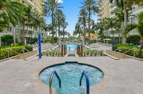 $929,000 | 643 Casa Loma Boulevard, Boynton Beach, FL 33435