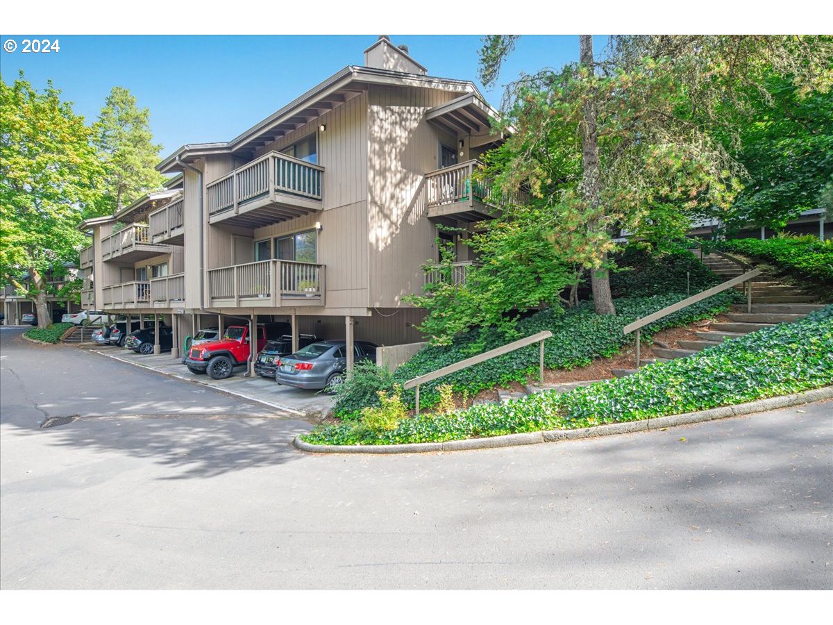 7720 Southwest Barnes Road Portland, OR 97225 - Photo 1 of 29 Gallery Image 1
