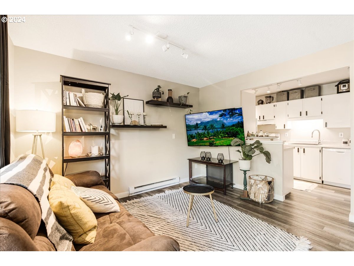 7720 Southwest Barnes Road Portland, OR 97225 - Photo 11 of 29 Gallery Image 11