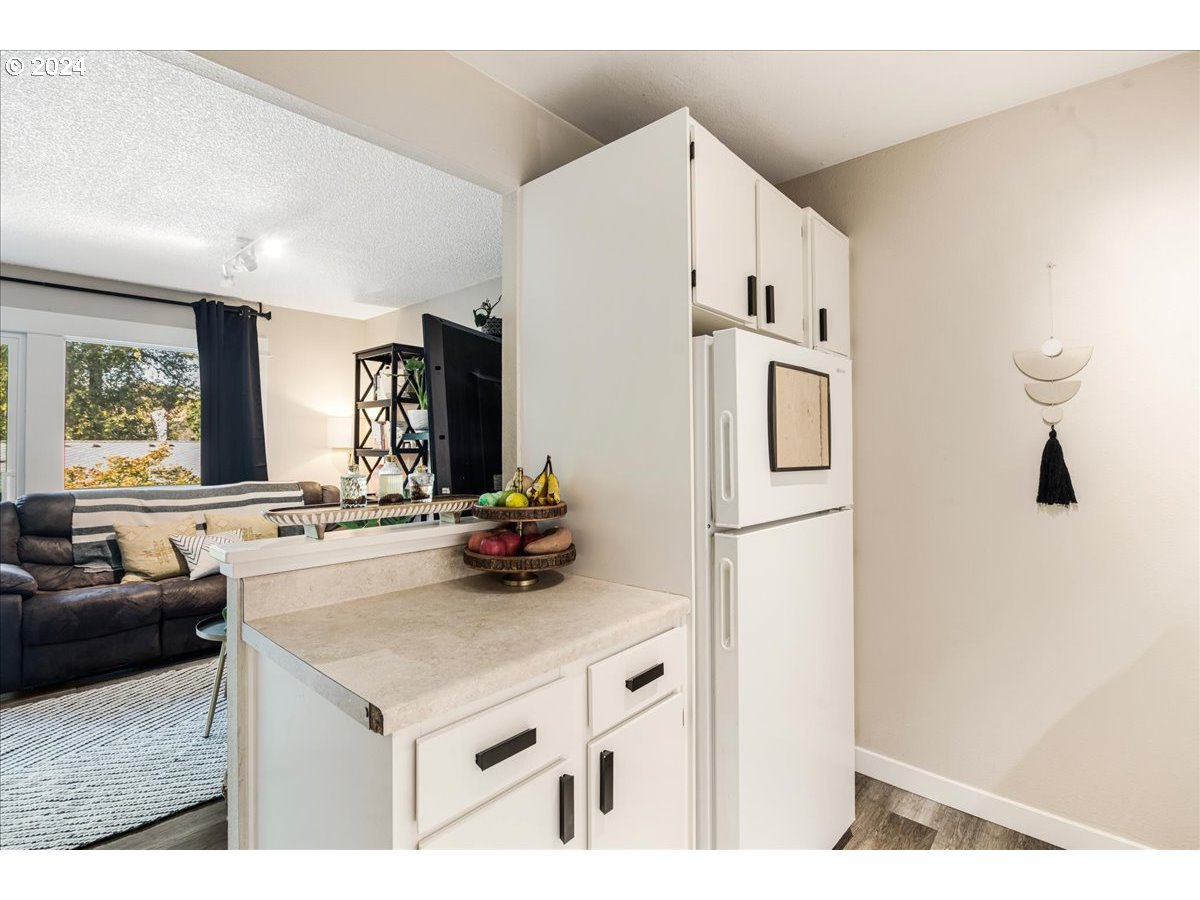 7720 Southwest Barnes Road Portland, OR 97225 - Photo 15 of 29 Gallery Image 15