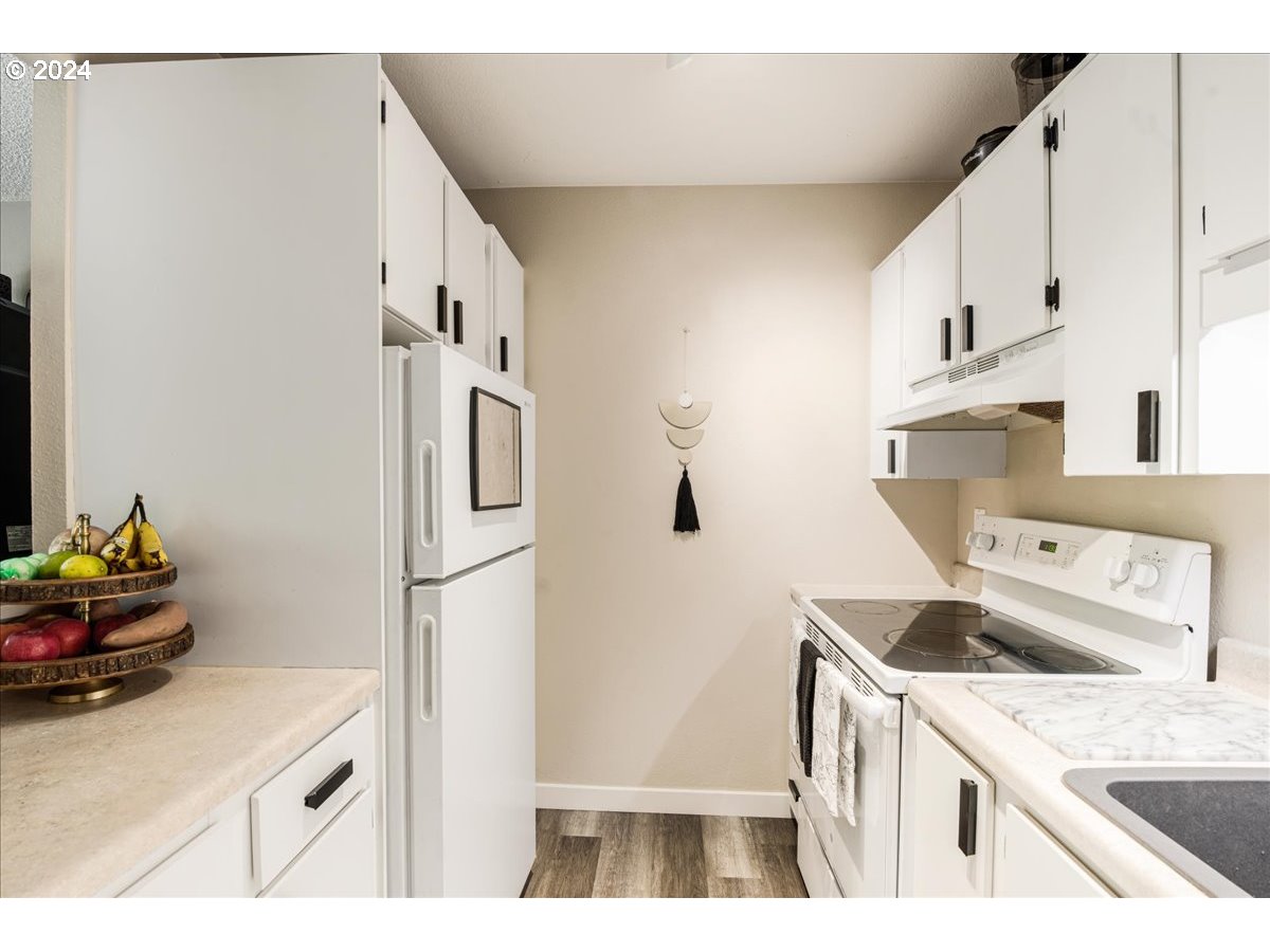 7720 Southwest Barnes Road Portland, OR 97225 - Photo 16 of 29 Gallery Image 16