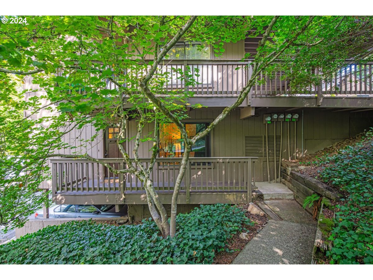 7720 Southwest Barnes Road Portland, OR 97225 - Photo 2 of 29 Gallery Image 2