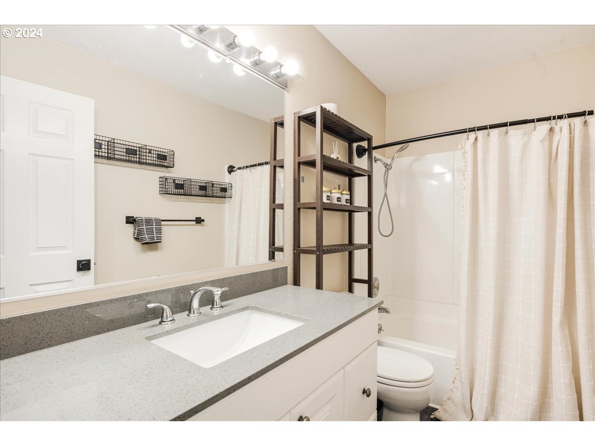 7720 Southwest Barnes Road Portland, OR 97225 - Photo 22 of 29 Gallery Image 22