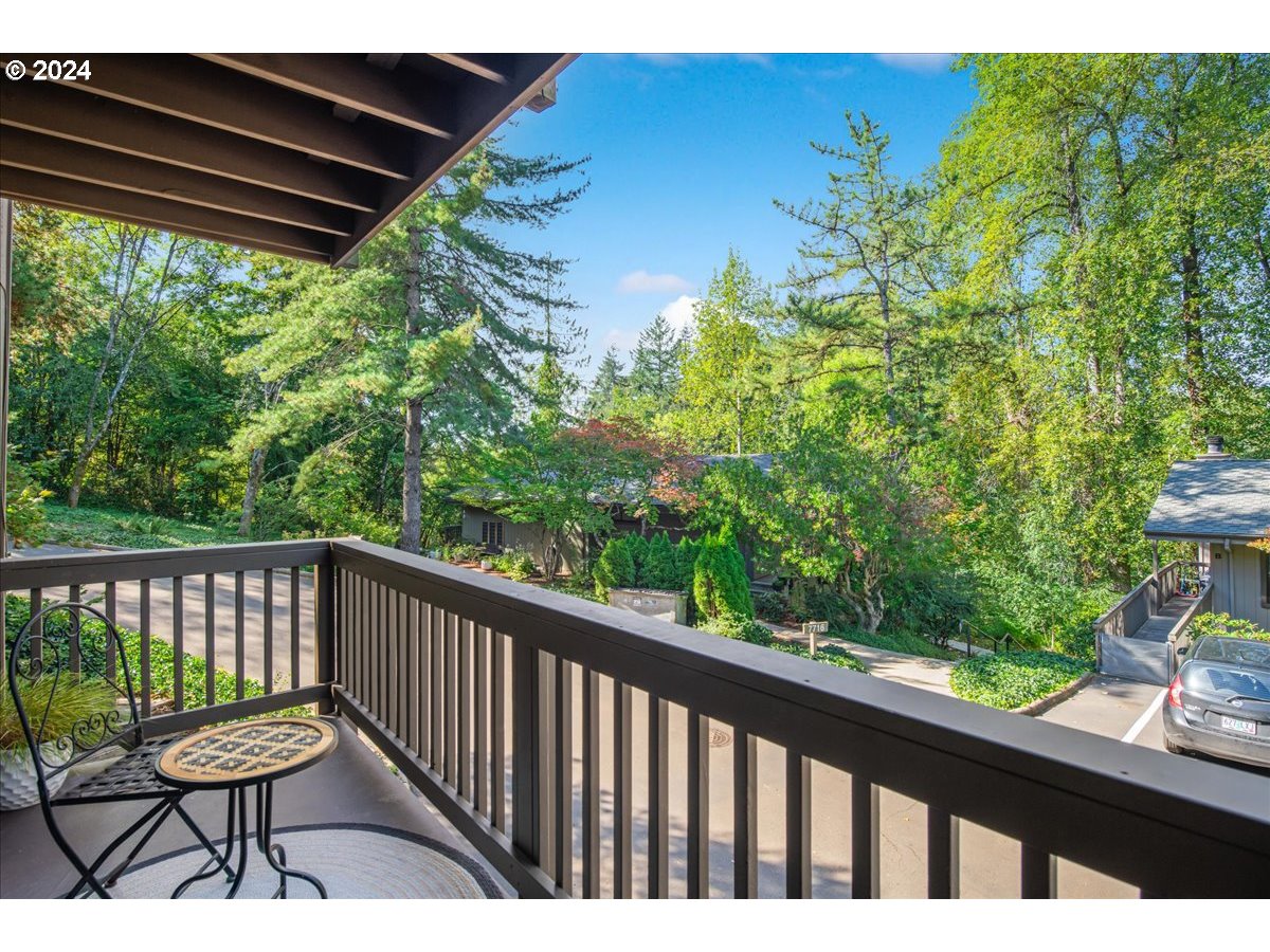 7720 Southwest Barnes Road Portland, OR 97225 - Photo 25 of 29 Gallery Image 25