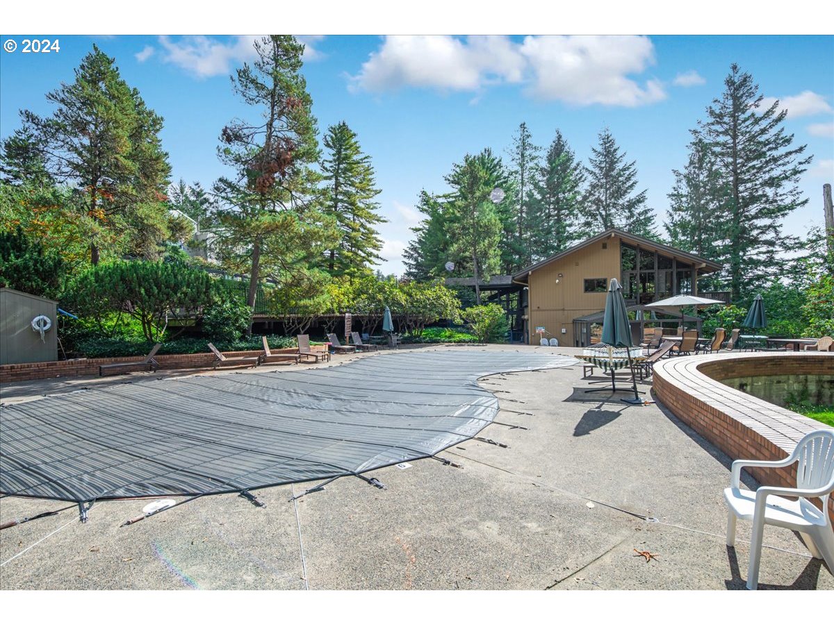 7720 Southwest Barnes Road Portland, OR 97225 - Photo 28 of 29 Gallery Image 28