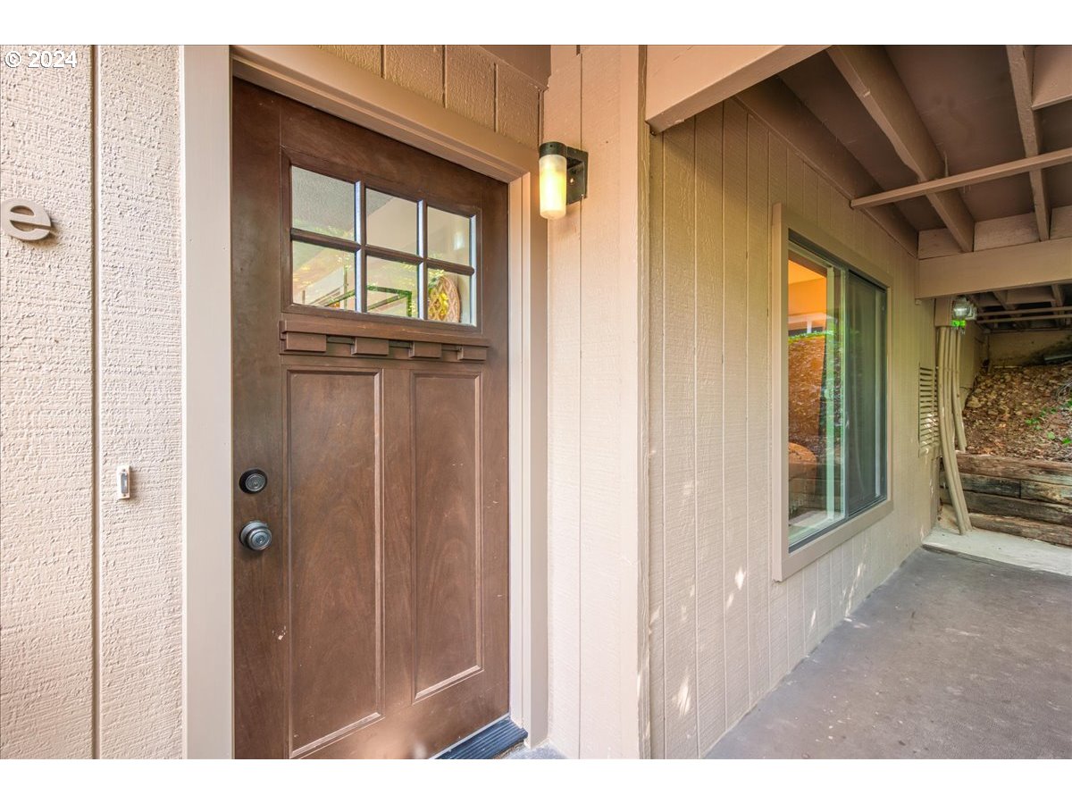 7720 Southwest Barnes Road Portland, OR 97225 - Photo 3 of 29 Gallery Image 3
