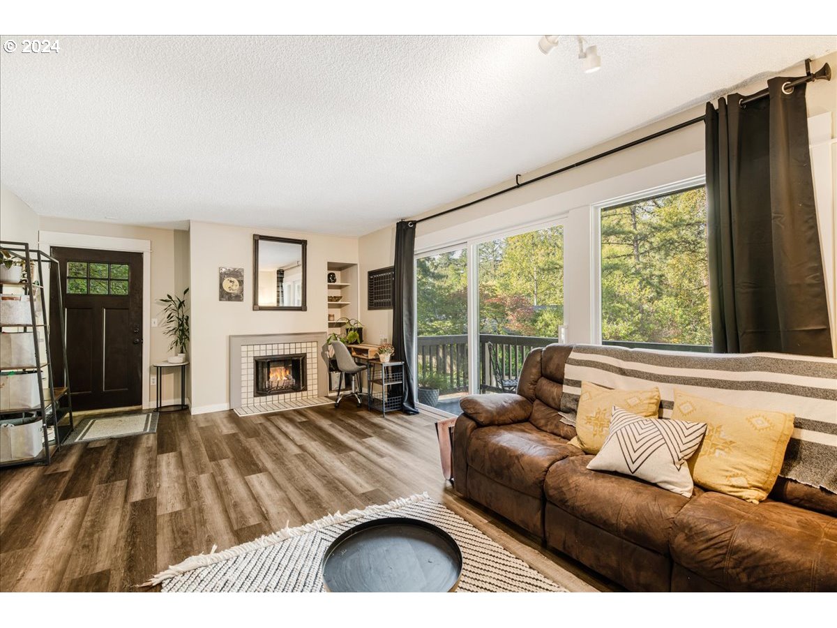 7720 Southwest Barnes Road Portland, OR 97225 - Photo 7 of 29 Gallery Image 7