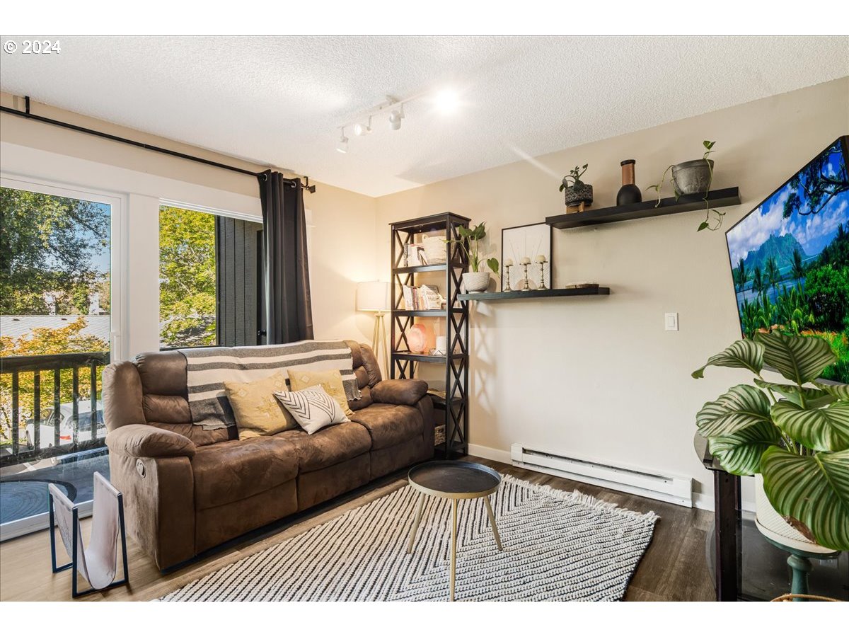 7720 Southwest Barnes Road Portland, OR 97225 - Photo 9 of 29 Gallery Image 9