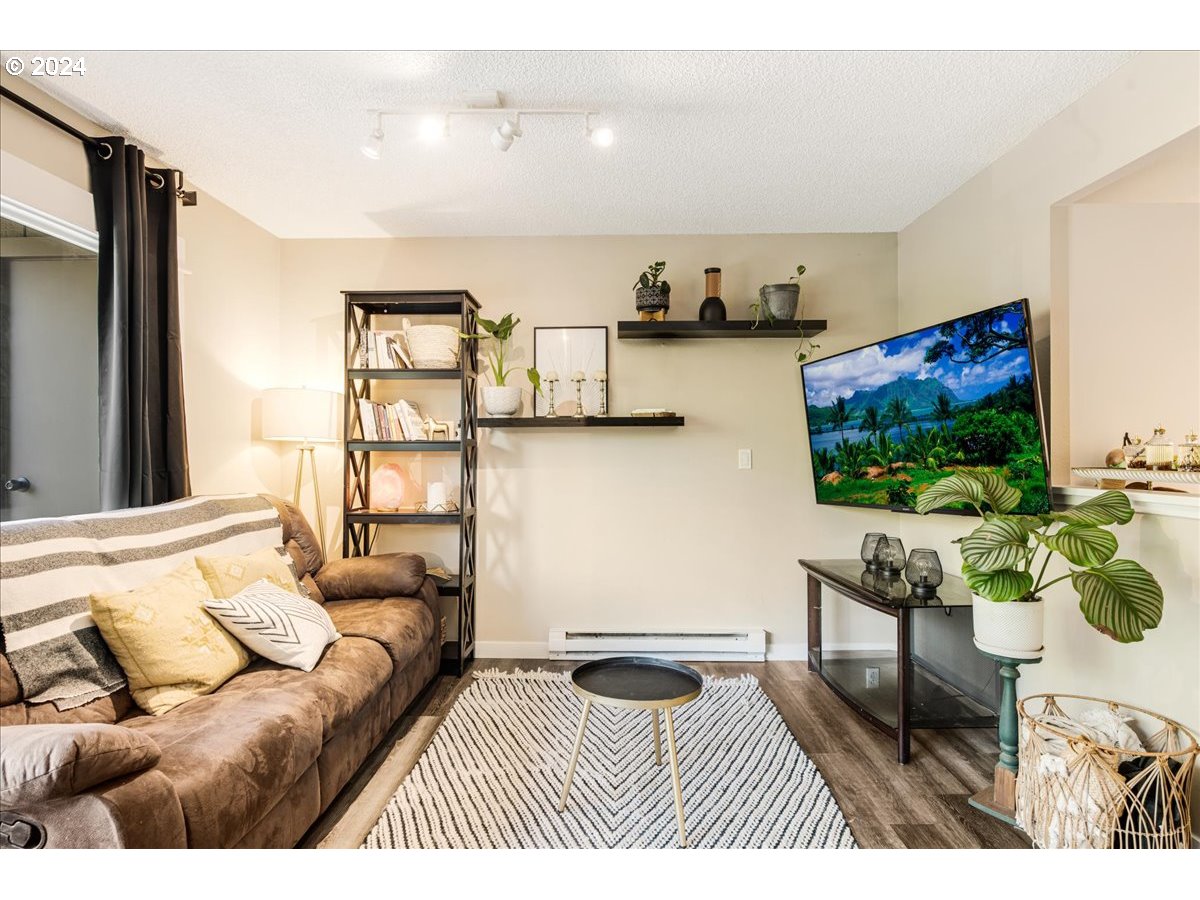 7720 Southwest Barnes Road Portland, OR 97225 - Photo 10 of 29 Gallery Image 10