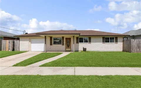 $199,900 | 2716 Volpe Drive, Chalmette, LA 70043