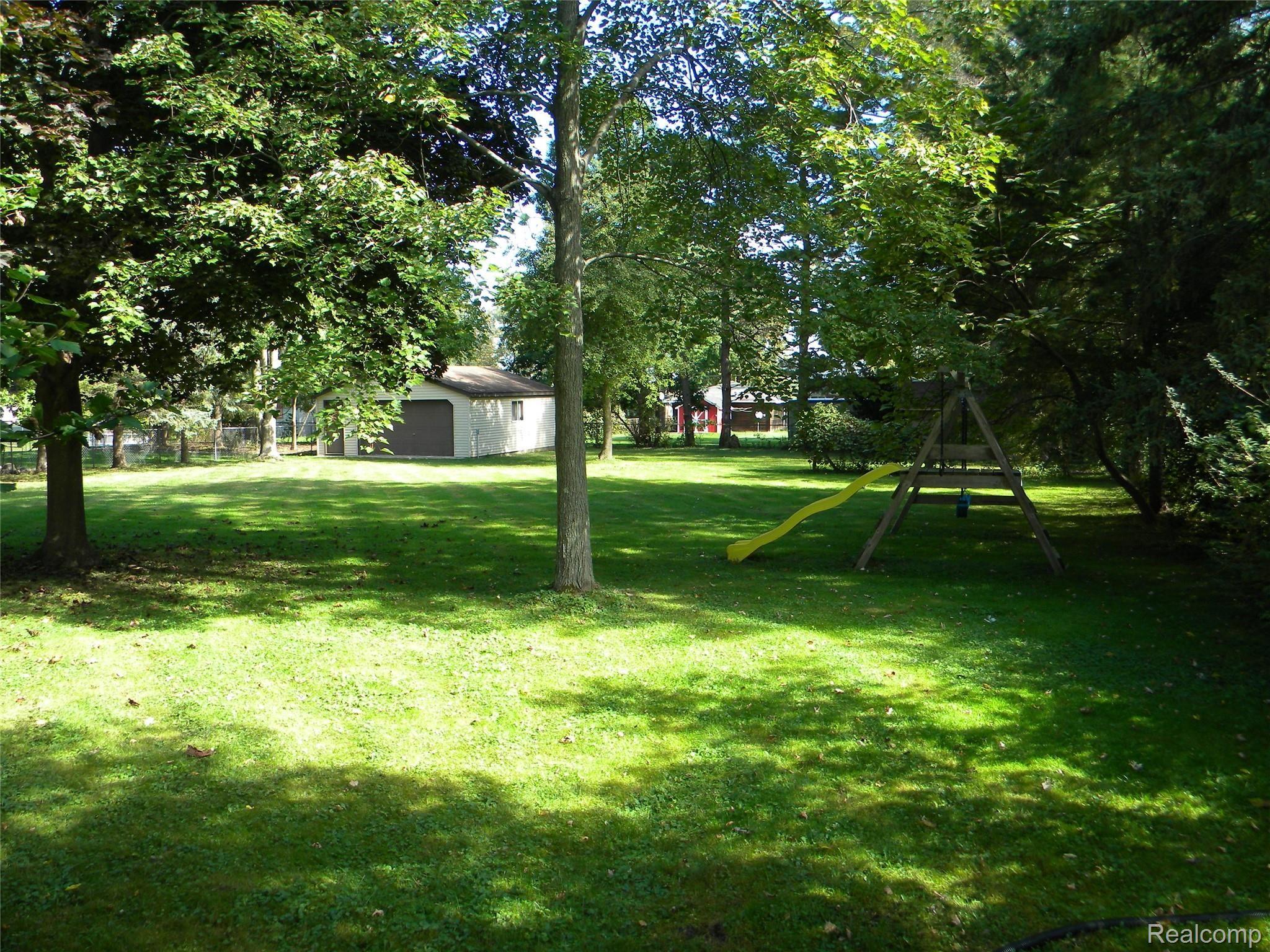 3715 Hazelton Avenue Rochester, MI 48307 - Photo 7 of 52 DSCN5032.JPG