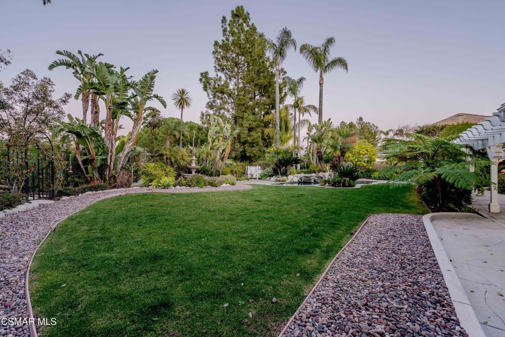637 Bluegrass Street Simi Valley, CA 93065 - Photo 52 of 67 a view of a garden