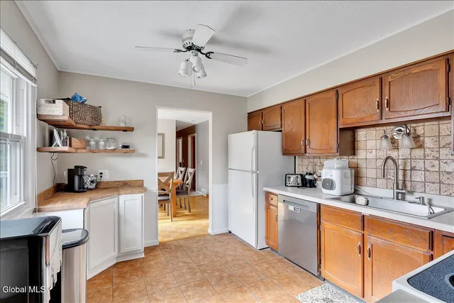 $275,000 | 109 Van Buren Road, Glenville, NY 12302