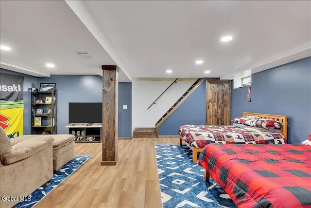 $275,000 | 109 Van Buren Road, Glenville, NY 12302