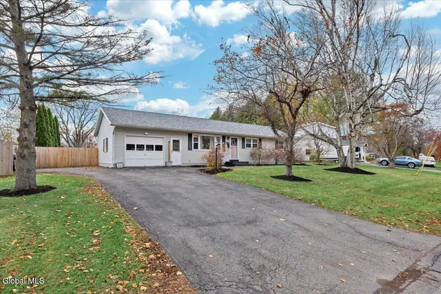 $275,000 | 109 Van Buren Road, Glenville, NY 12302