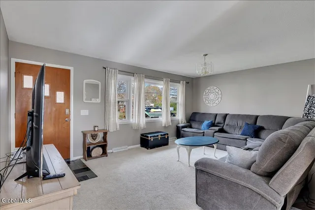 $275,000 | 109 Van Buren Road, Glenville, NY 12302