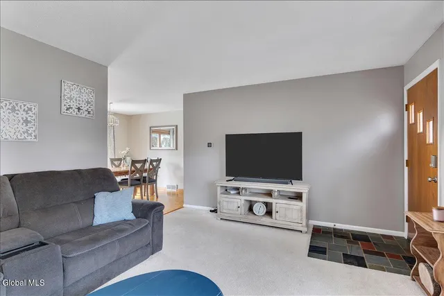 $275,000 | 109 Van Buren Road, Glenville, NY 12302