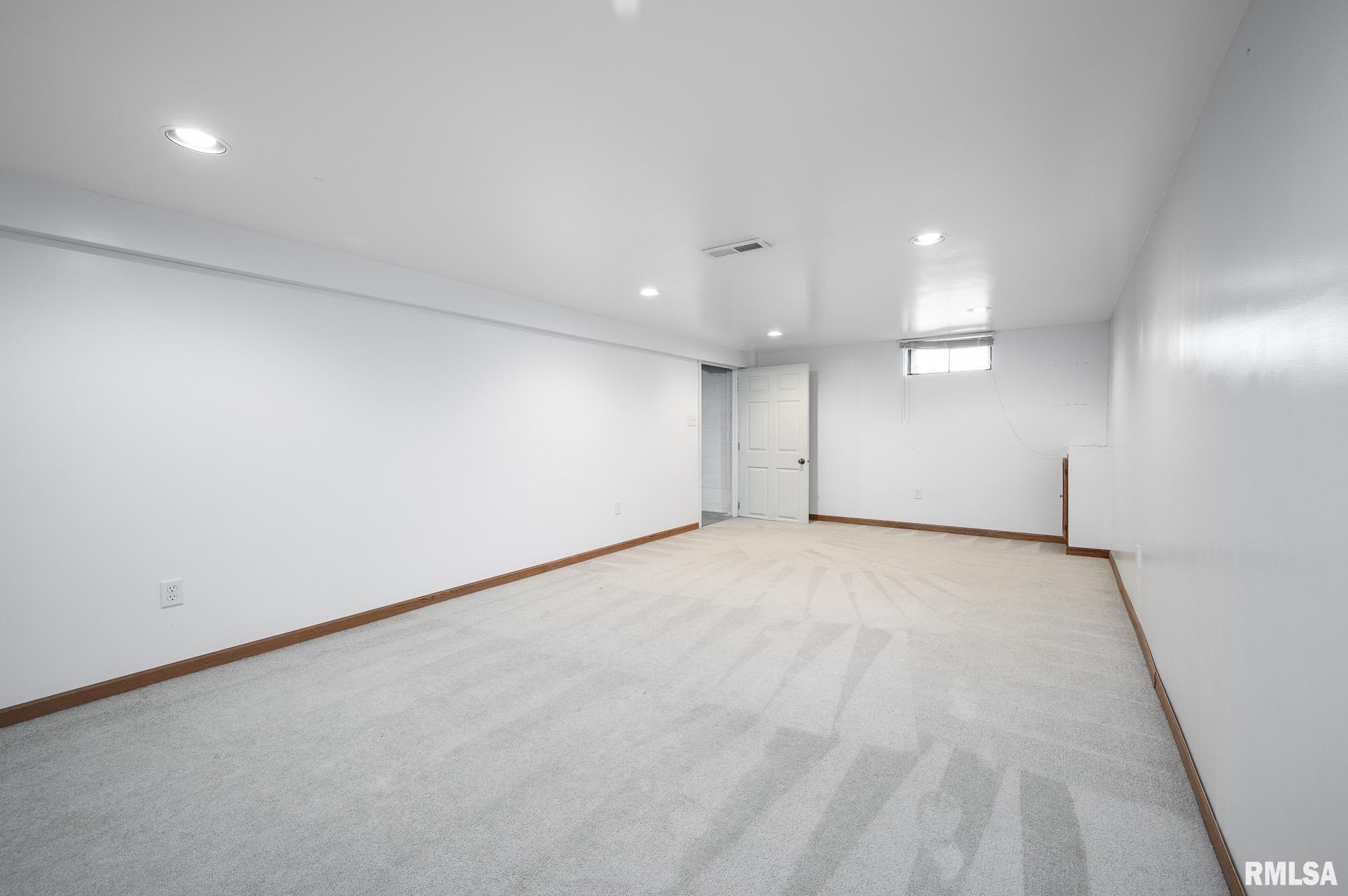 5709 North Hamilton Road Peoria, IL 61614 - Photo 20 of 30 Gallery Image 20