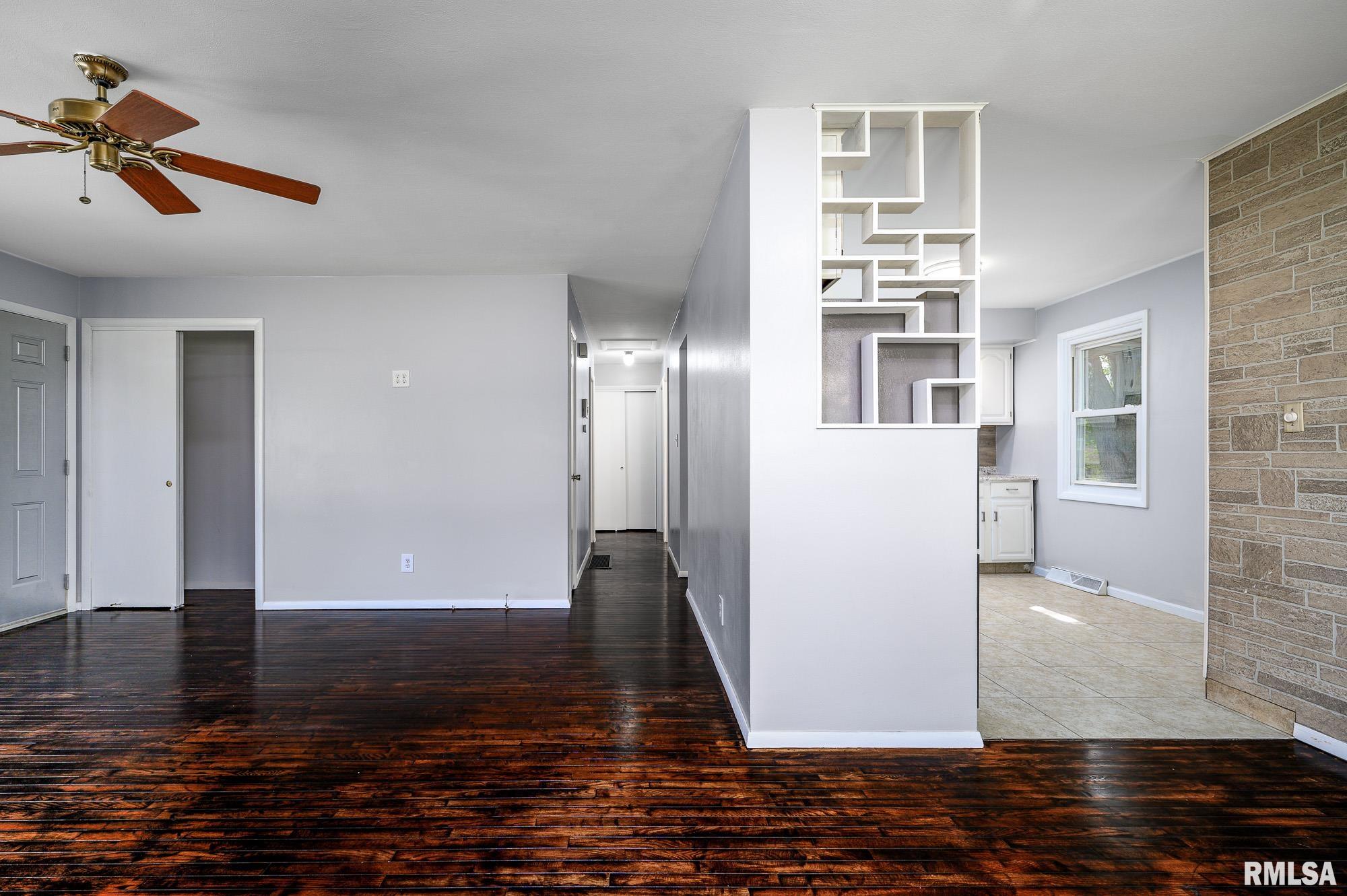 5709 North Hamilton Road Peoria, IL 61614 - Photo 8 of 30 Gallery Image 8