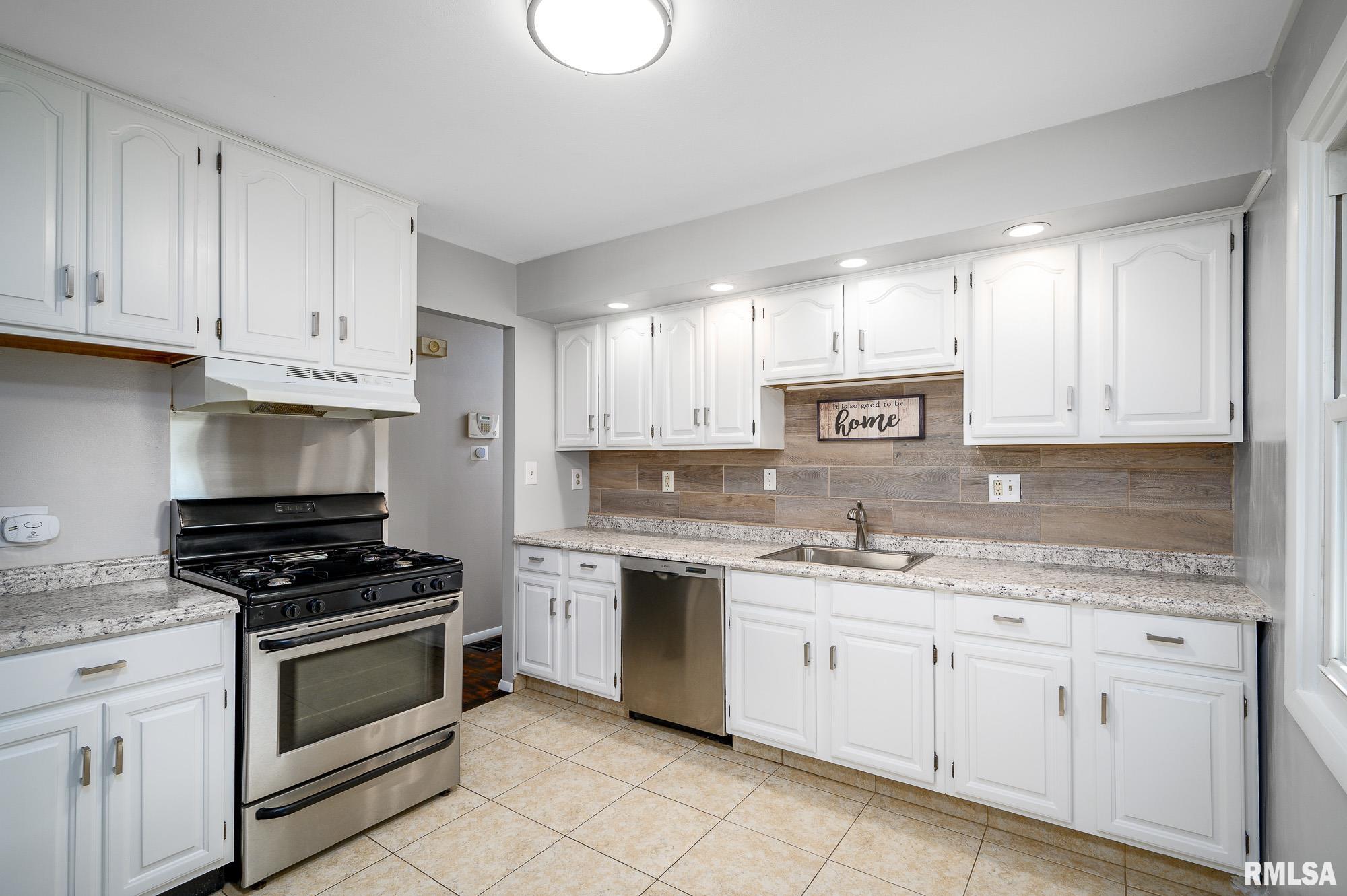 5709 North Hamilton Road Peoria, IL 61614 - Photo 10 of 30 Gallery Image 10