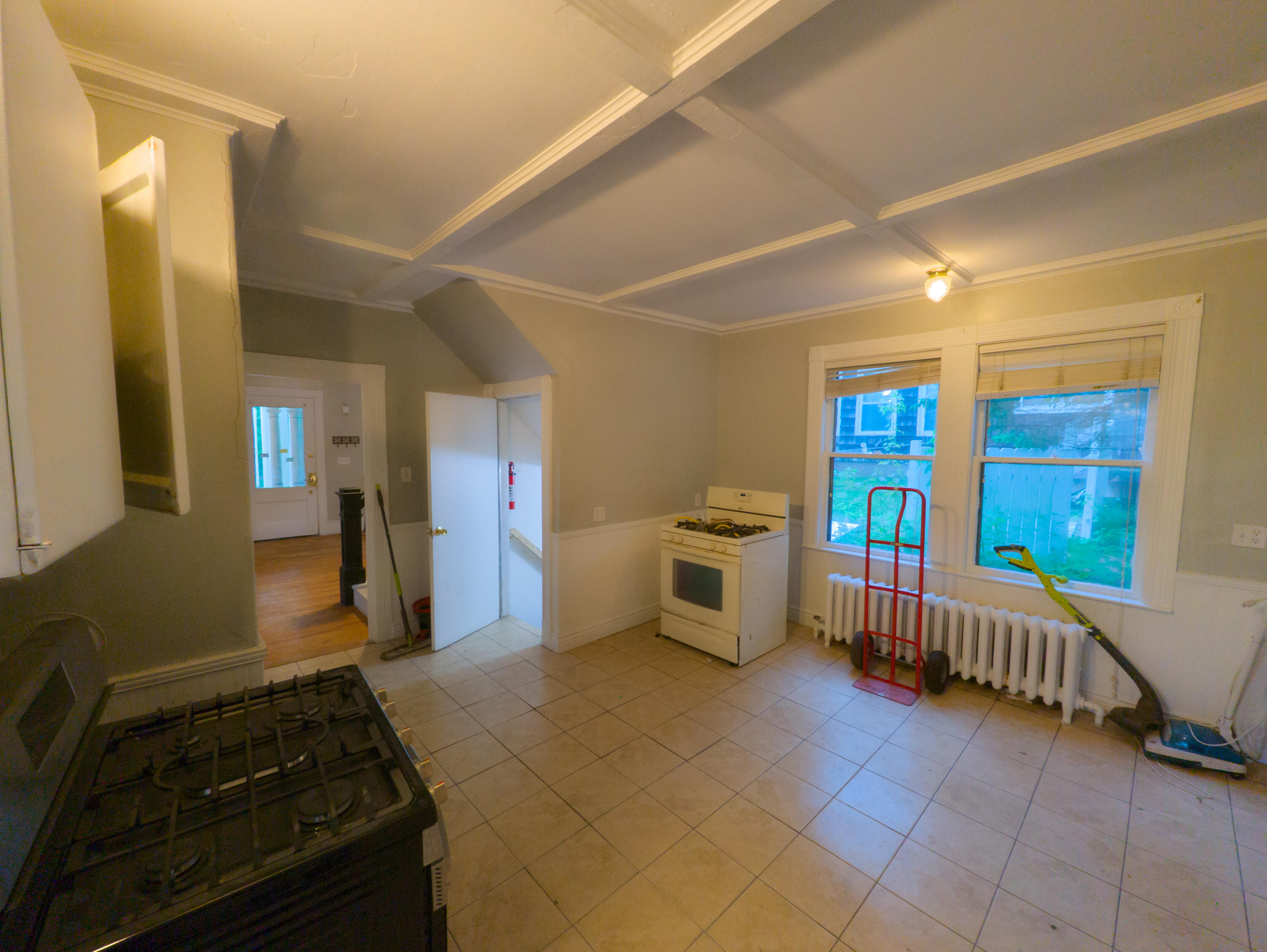 325 Court Street Auburn, ME 04210 - Photo 23 of 64 25 - Indoor Kitchen