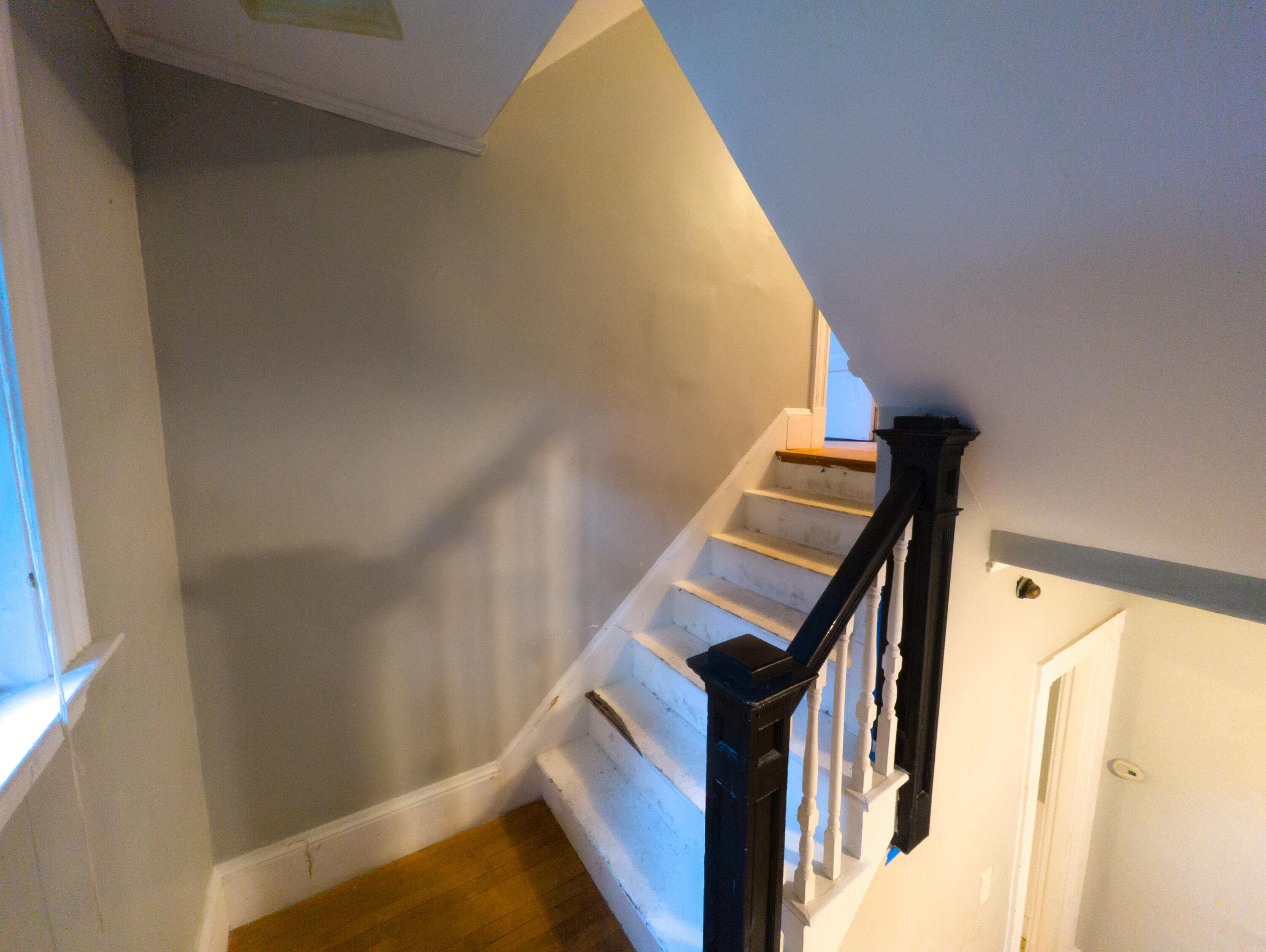 325 Court Street Auburn, ME 04210 - Photo 30 of 64 32 - Indoor Stairs