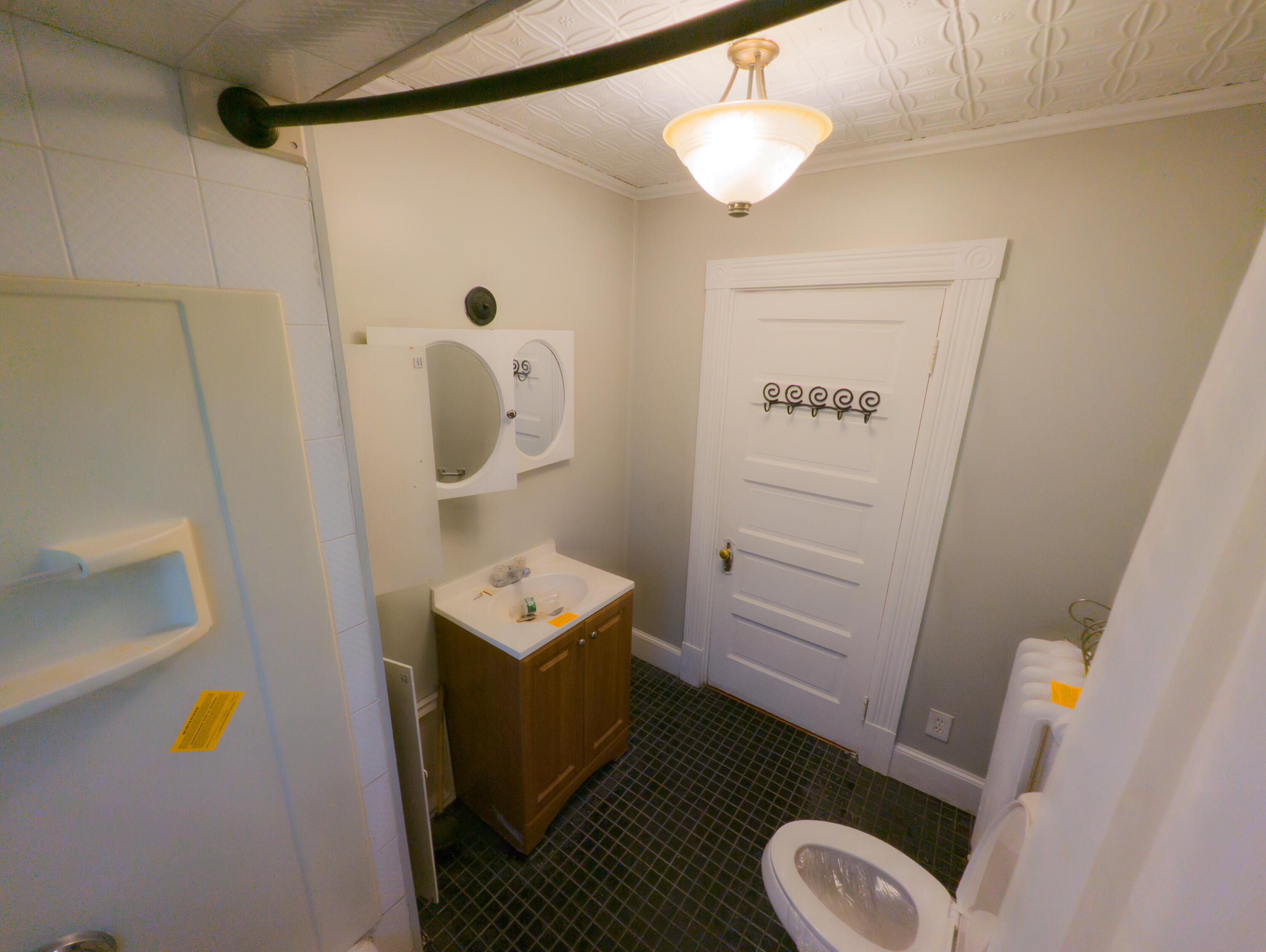 325 Court Street Auburn, ME 04210 - Photo 51 of 64 53 - Upstairs Bathroom