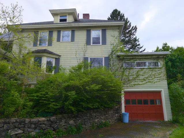 $229,000 | 325 Court Street, Auburn, ME 04210