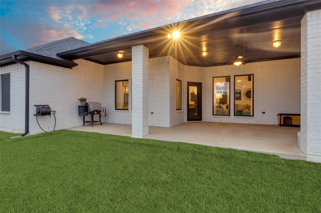 109 Highland Ranch Drive Paradise, TX 76073 - Photo 29 of 33 a view of an entryway