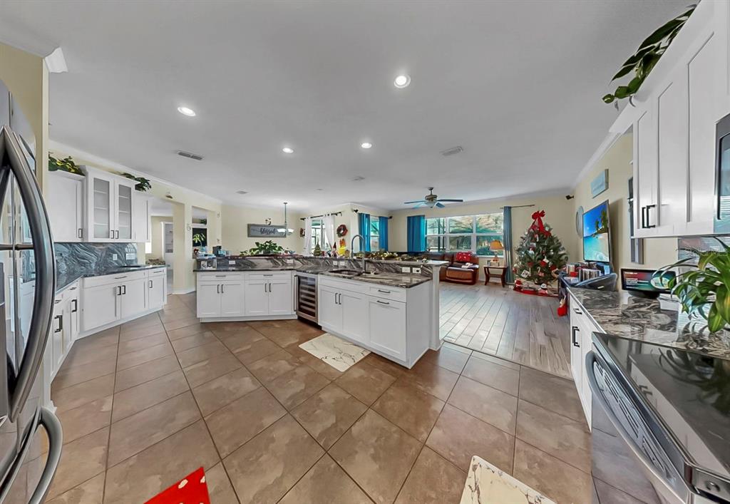 5457 Sandy Shell Drive Apollo Beach, FL 33572 - Photo 18 of 80