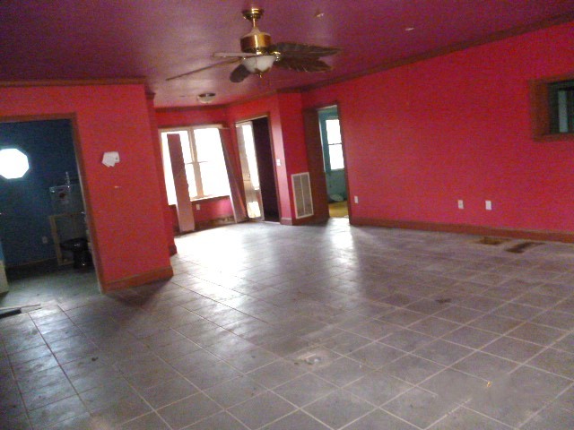 110 Church Street Erin, TN 37061 - Photo 6 of 9