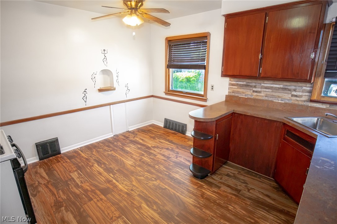 13708 Rockside Road Garfield Heights, OH 44125 - Photo 3 of 27