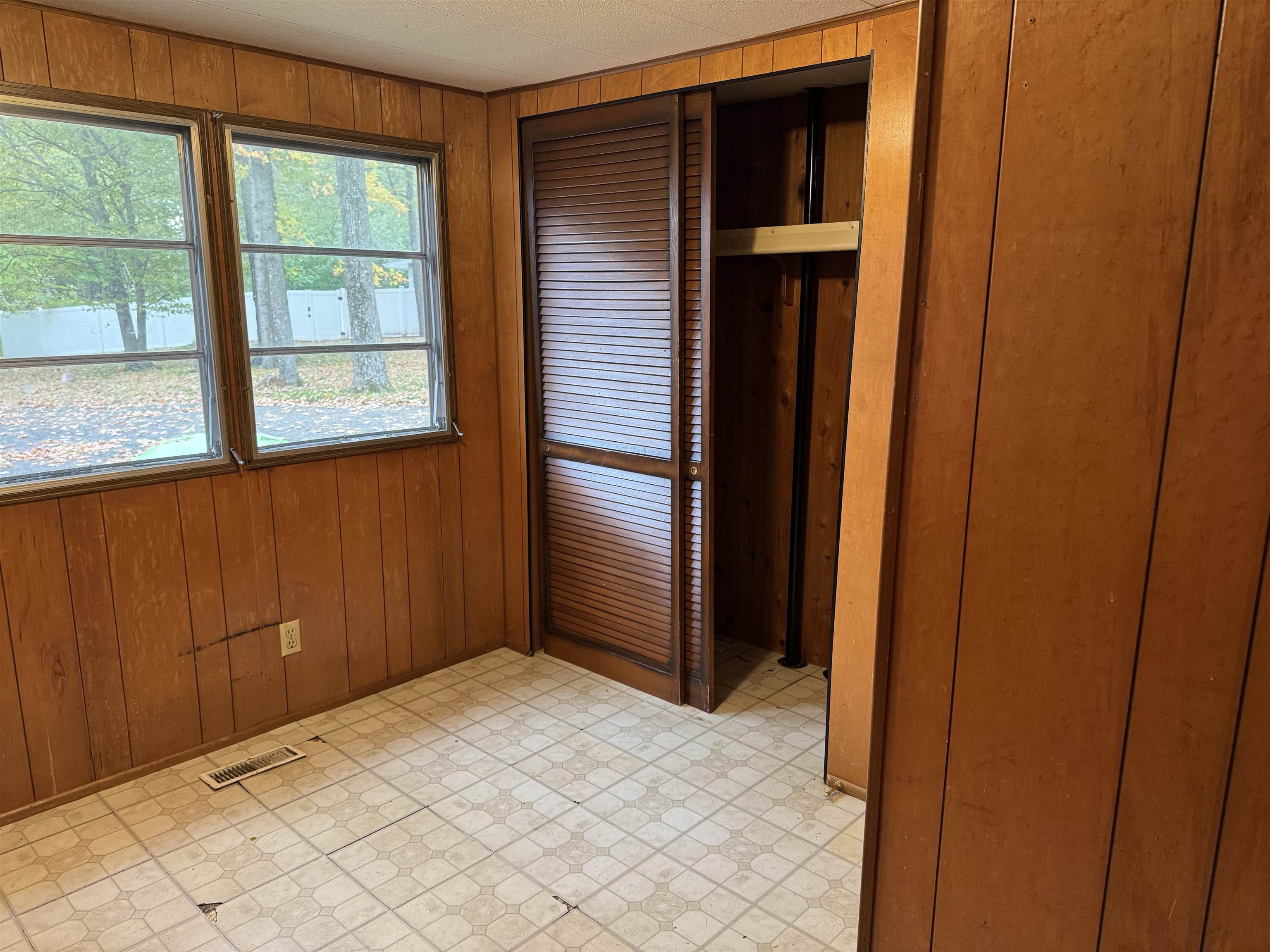 W1069 Cth Street Niagara, WI 54151 - Photo 12 of 16