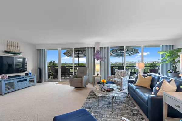$565,000 | 555 Northwest 4th Avenue, Unit 501, Boca Raton, FL 33432