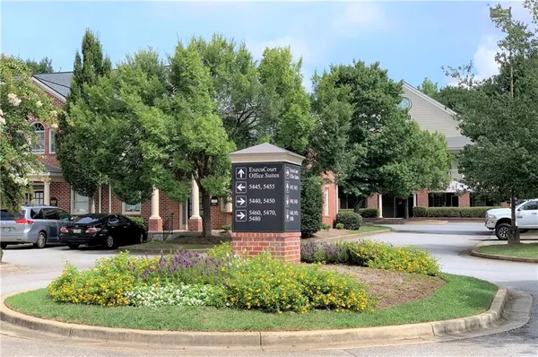 $1,250 | 5460 McGinnis Village Place, Unit 104, Alpharetta, GA 30005