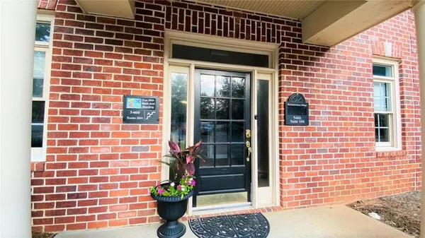 $1,250 | 5460 McGinnis Village Place, Unit 104, Alpharetta, GA 30005