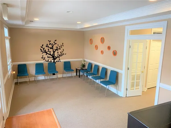 $1,250 | 5460 McGinnis Village Place, Unit 104, Alpharetta, GA 30005