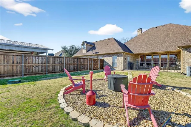 a view of a house with a outdoor space