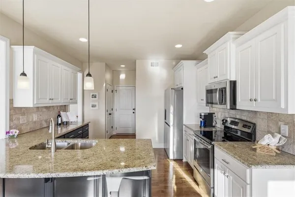 $585,000 | 14119 Merion Court, Basehor, KS 66007