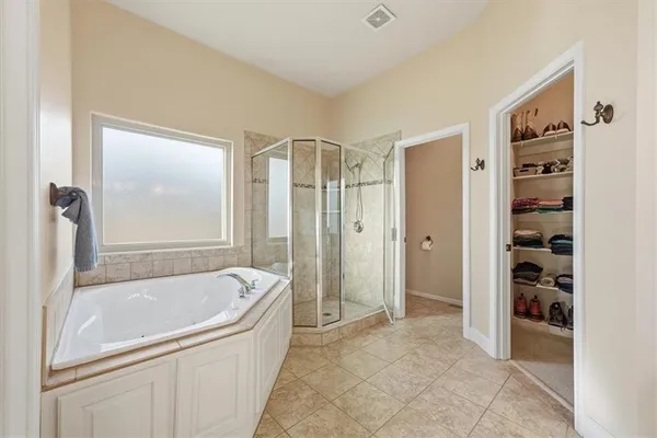 $585,000 | 14119 Merion Court, Basehor, KS 66007